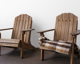 wooden-chair-with-blanket-background-zoom-calls